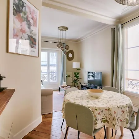 Superb 1 Bed Flat 5min Walk From The Louvre *