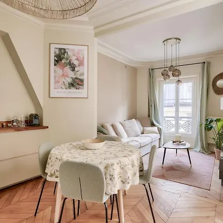 Superb 1 Bed Flat 5min Walk From The Louvre Párizs