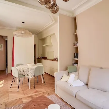 Superb 1 Bed Flat 5min Walk From The Louvre Párizs